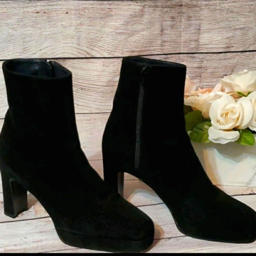 Final Price! Stuart Weitzman Suede Block Heel Boot